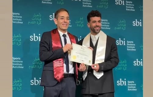 نموذج يحتذى.. عبدالله السعيد يحصل على الماجستير في إدارة كرة القدم من إسبانيا